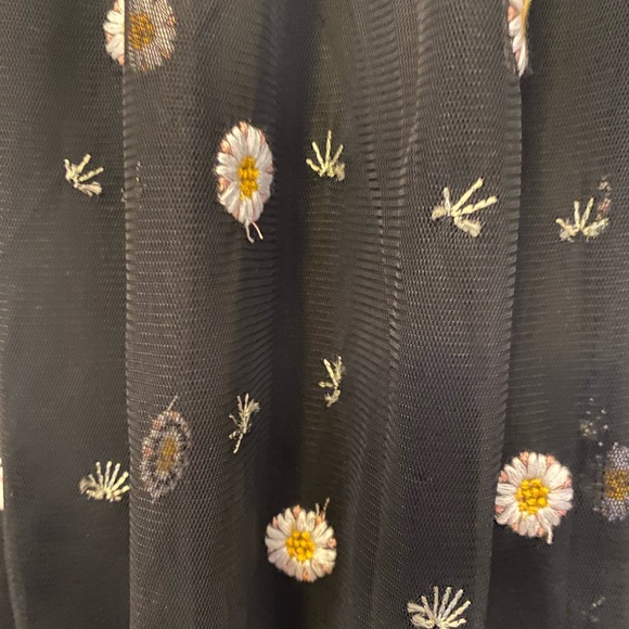 Torrid Black Midi Skirt with Daisy embroidered Pattern- Size 2X - Picture 5 of 9